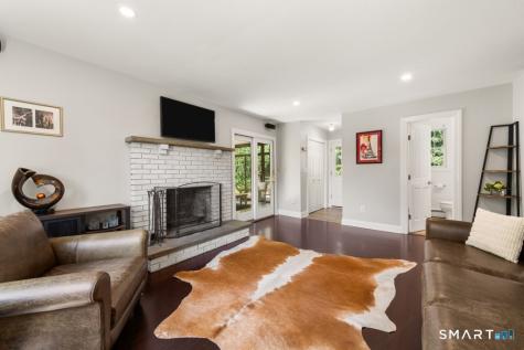 19 Laura Lane Oxford CT 06478