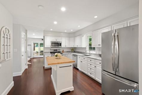 19 Laura Lane Oxford CT 06478