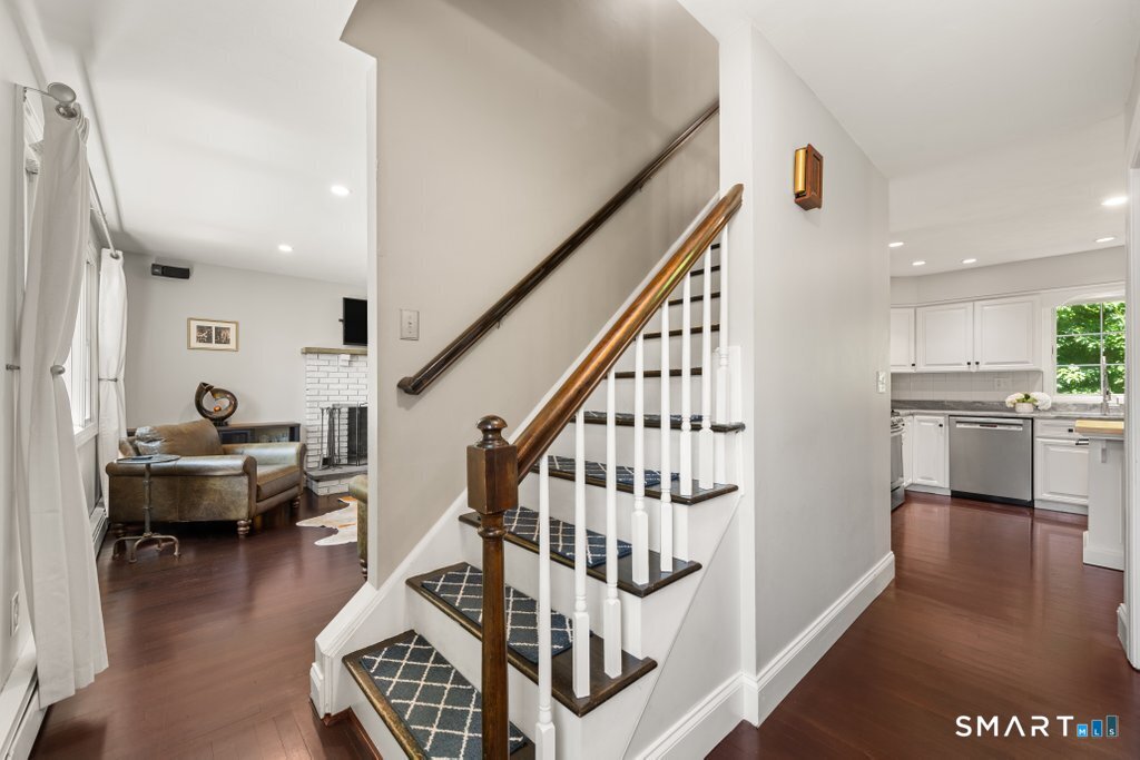 19 Laura Lane Oxford CT 06478