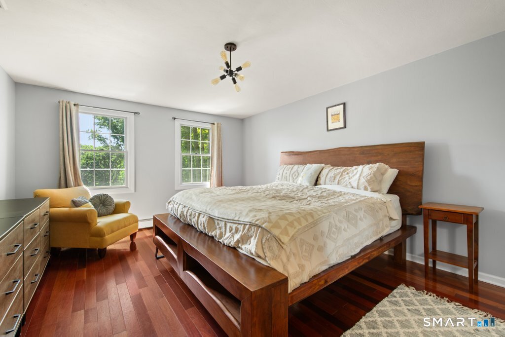 19 Laura Lane Oxford CT 06478