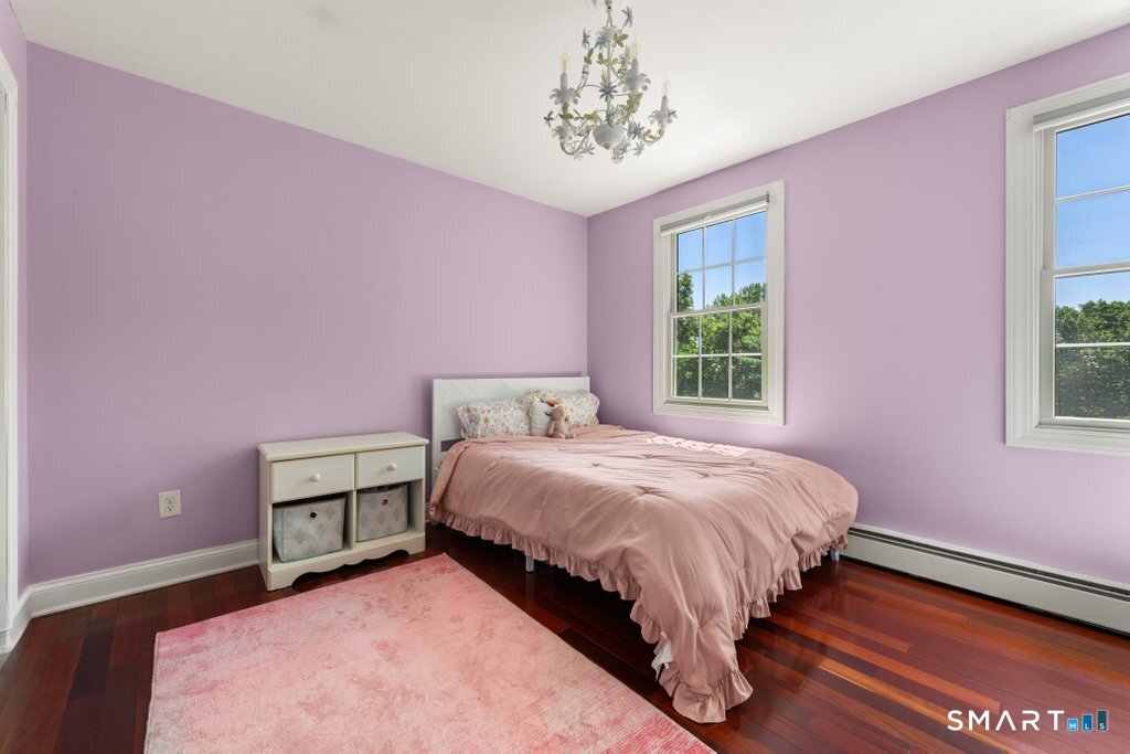 19 Laura Lane Oxford CT 06478