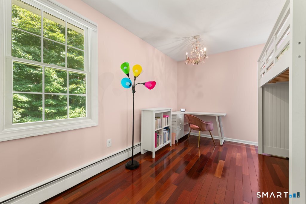19 Laura Lane Oxford CT 06478