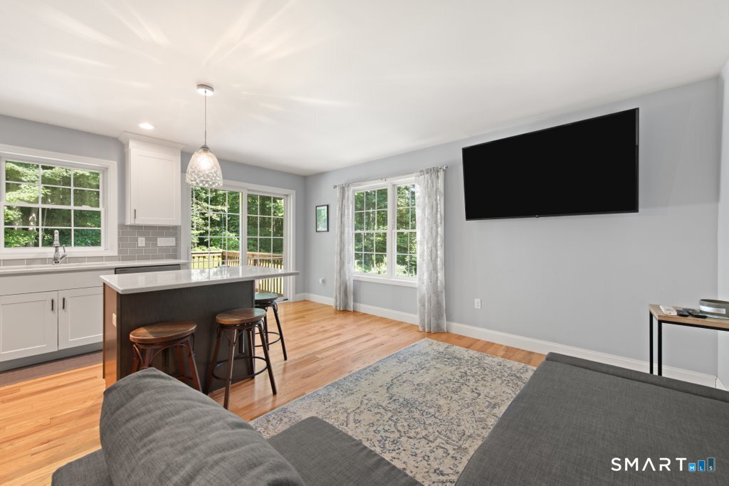 19 Laura Lane Oxford CT 06478