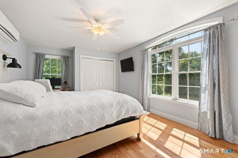 19 Laura Lane Oxford CT 06478