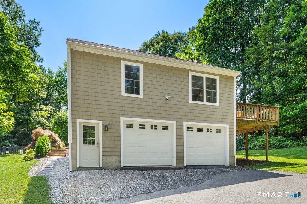 19 Laura Lane Oxford CT 06478