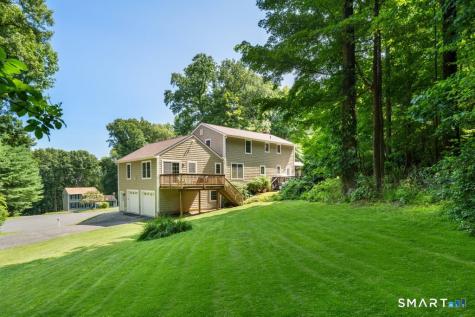 19 Laura Lane Oxford CT 06478