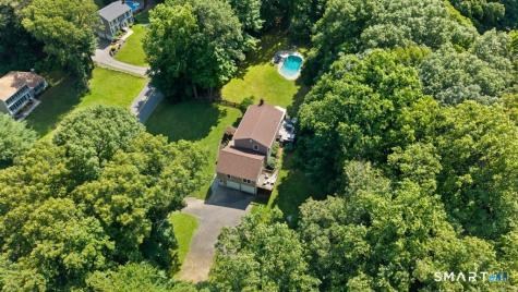 19 Laura Lane Oxford CT 06478