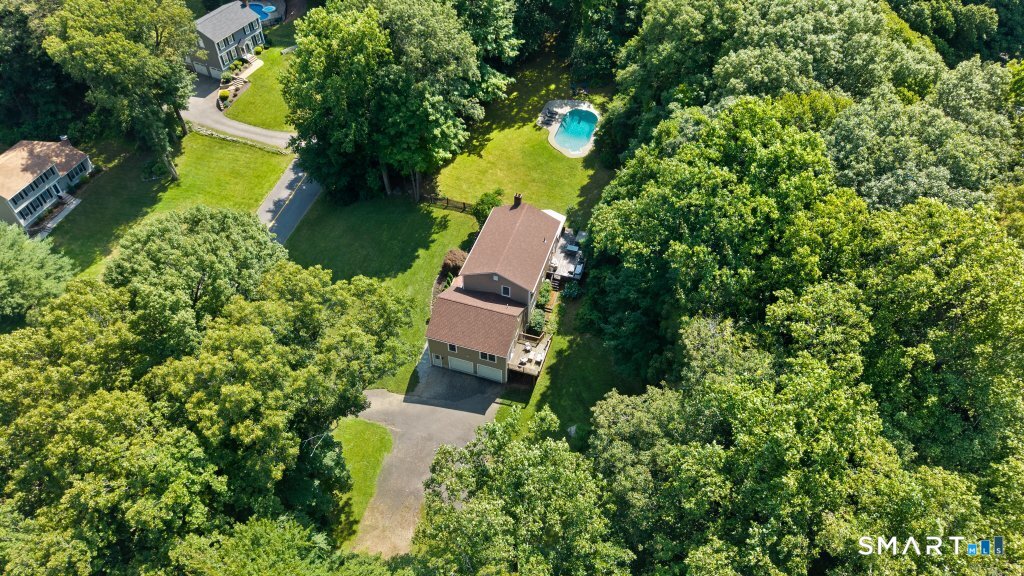 19 Laura Lane Oxford CT 06478