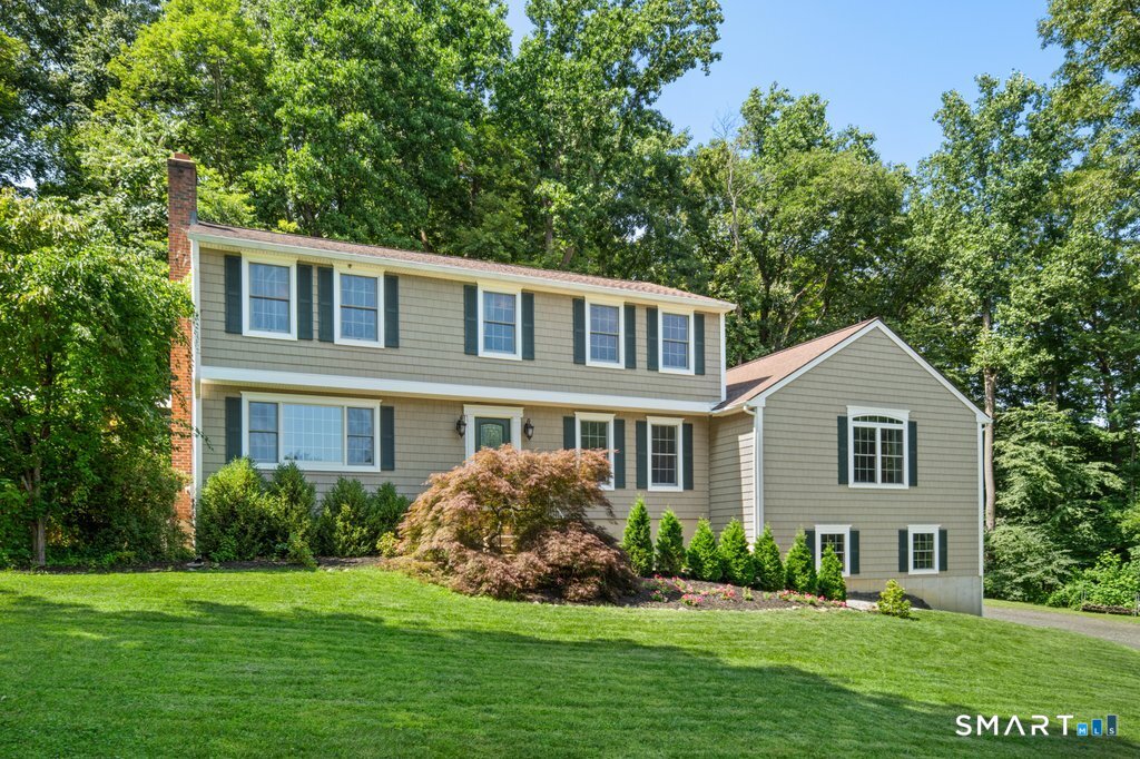 19 Laura Lane Oxford CT 06478