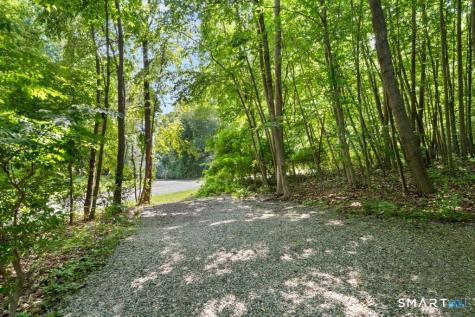 19 Laura Lane Oxford CT 06478