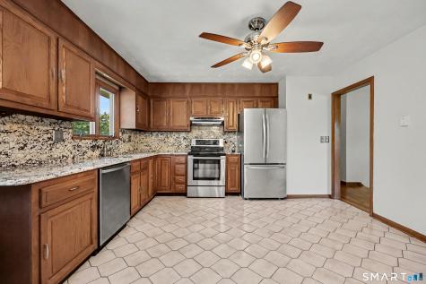 17 Green Hill Road Bethany CT 06524