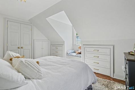 11 Oldfield Drive Fairfield CT 06824