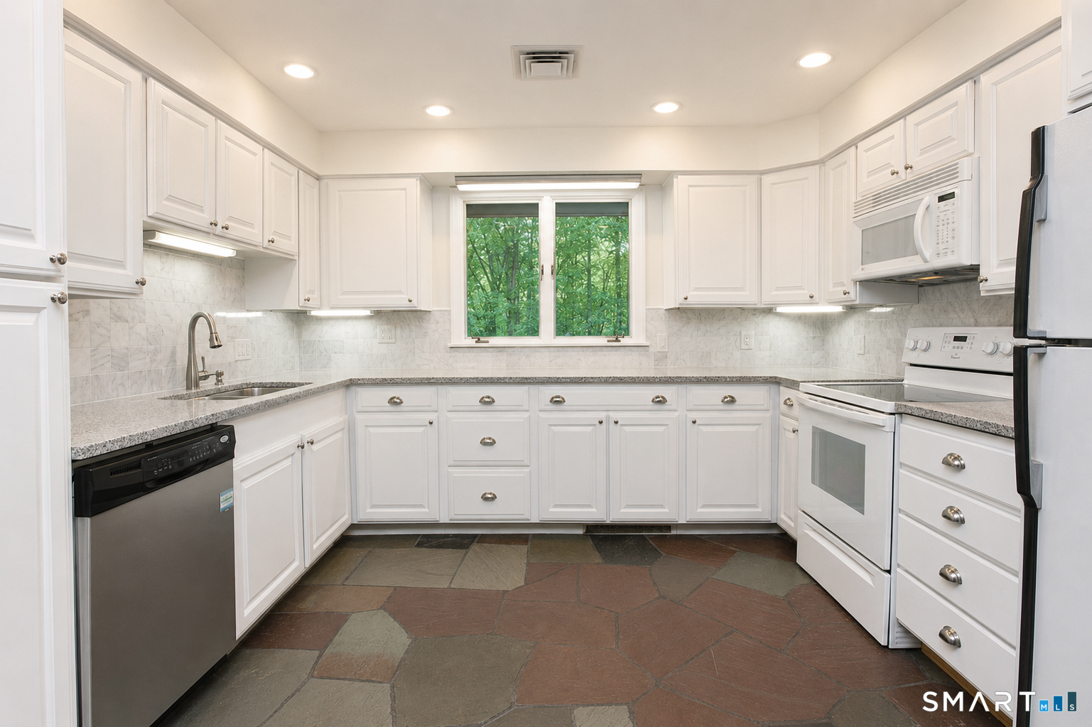 17 Wright Drive Avon CT 06001