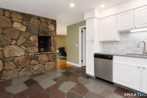 17 Wright Drive Avon CT 06001