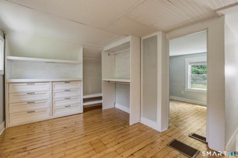 179 Niantic River Road Waterford CT 06385