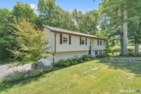 20 North Road East Granby CT 06026