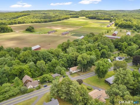 20 North Road East Granby CT 06026