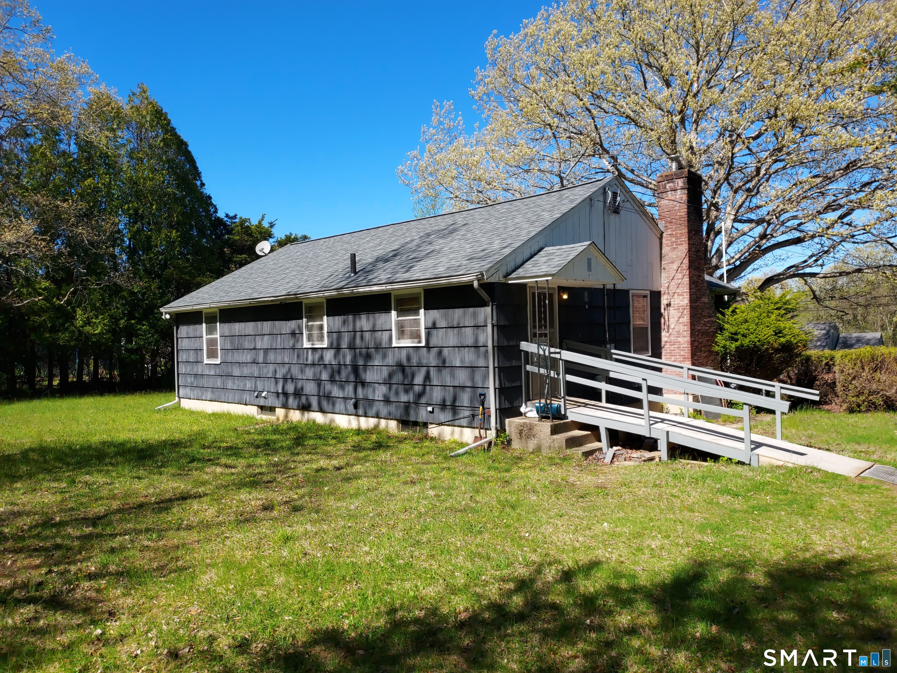 16 Carol Drive Montville CT 06382