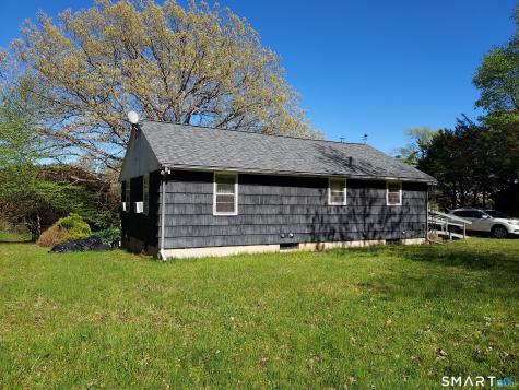 16 Carol Drive Montville CT 06382