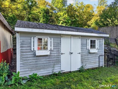 210 Maple Avenue Montville CT 06382