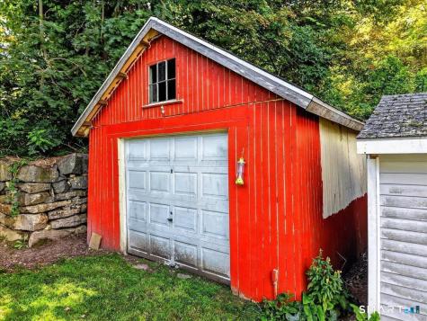 210 Maple Avenue Montville CT 06382