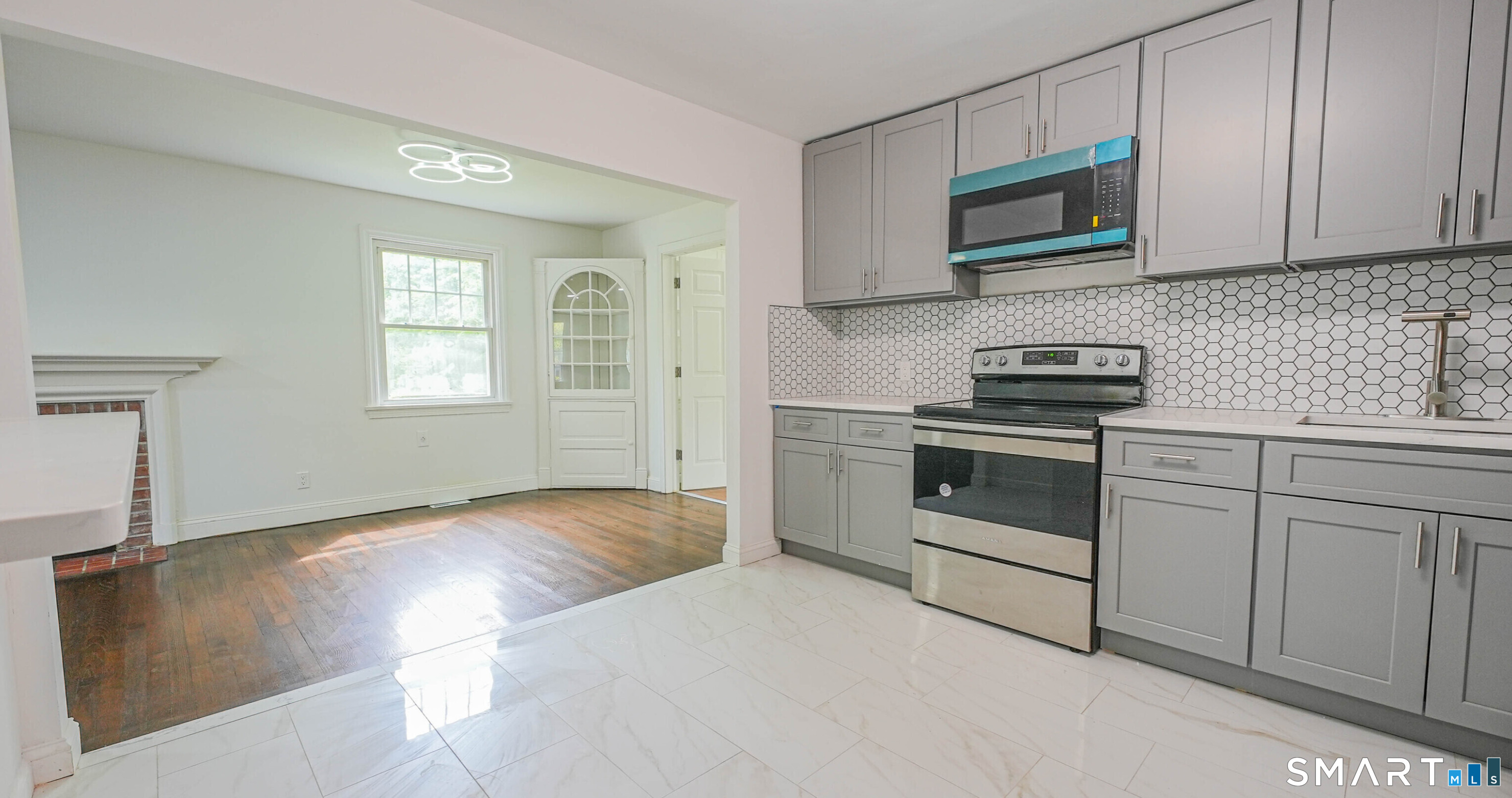 24 Sunfield Circle Waterbury CT 06708