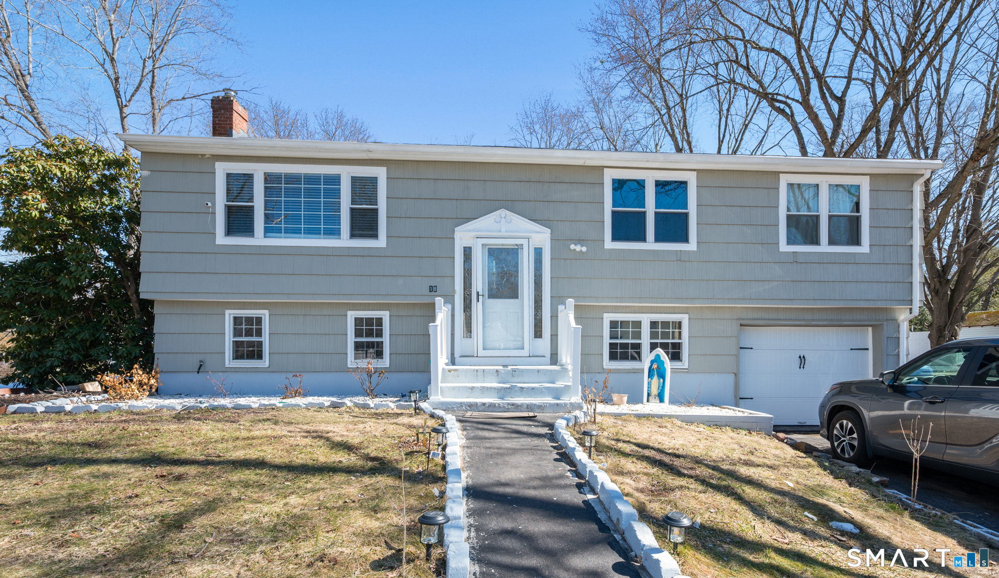 18 Crestwood Trail East Hartford CT 06118