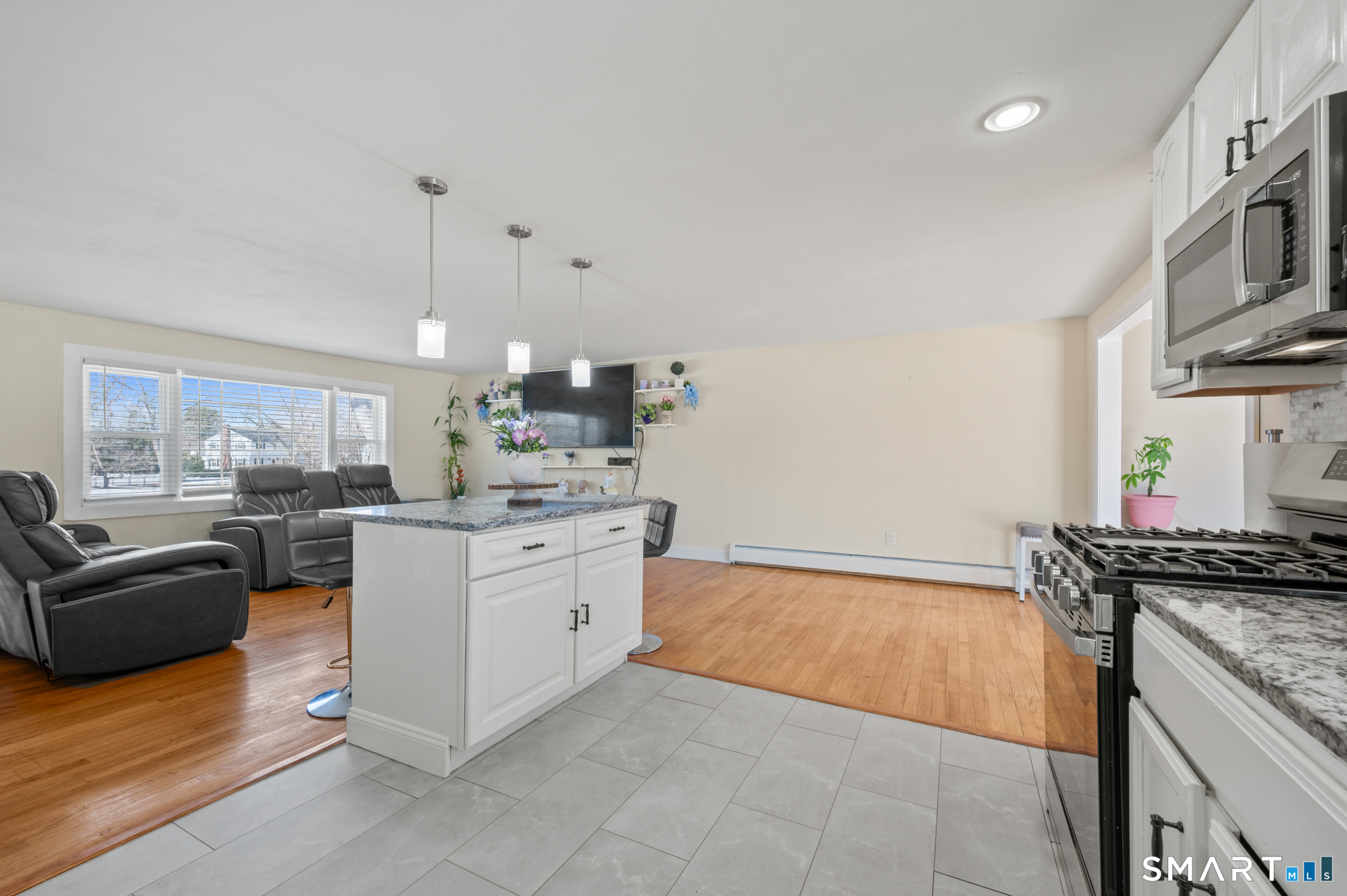 18 Crestwood Trail East Hartford CT 06118