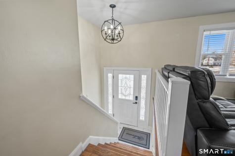 18 Crestwood Trail East Hartford CT 06118