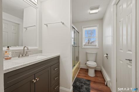 18 Crestwood Trail East Hartford CT 06118