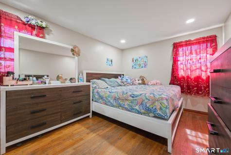 18 Crestwood Trail East Hartford CT 06118