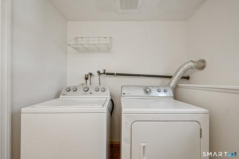 18 Crestwood Trail East Hartford CT 06118