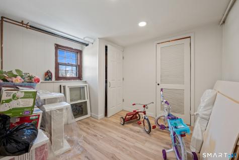 18 Crestwood Trail East Hartford CT 06118