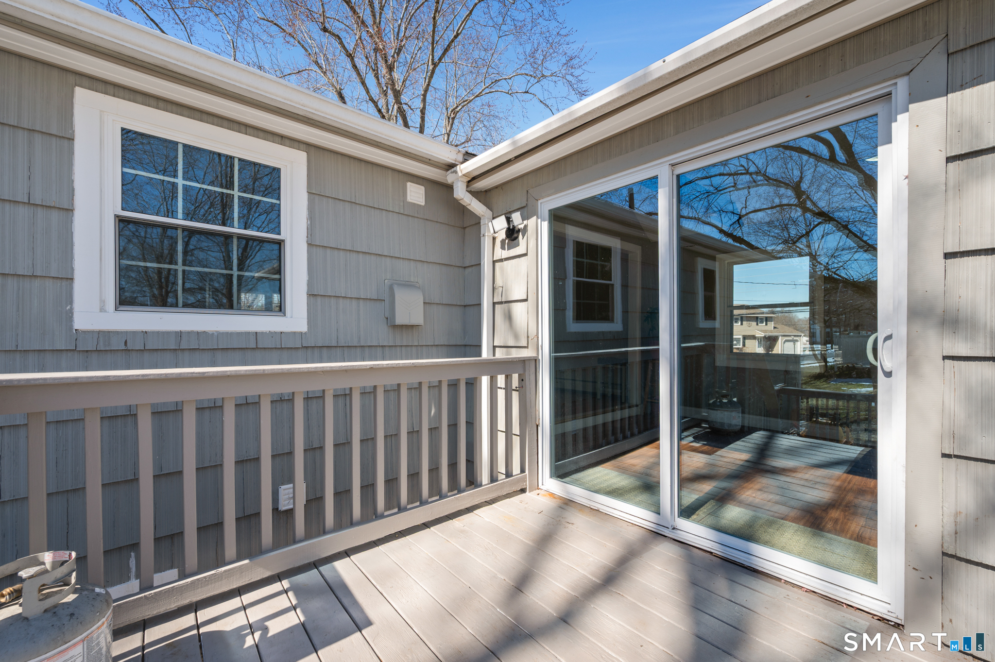 18 Crestwood Trail East Hartford CT 06118