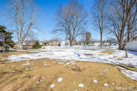 18 Crestwood Trail East Hartford CT 06118
