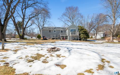 18 Crestwood Trail East Hartford CT 06118