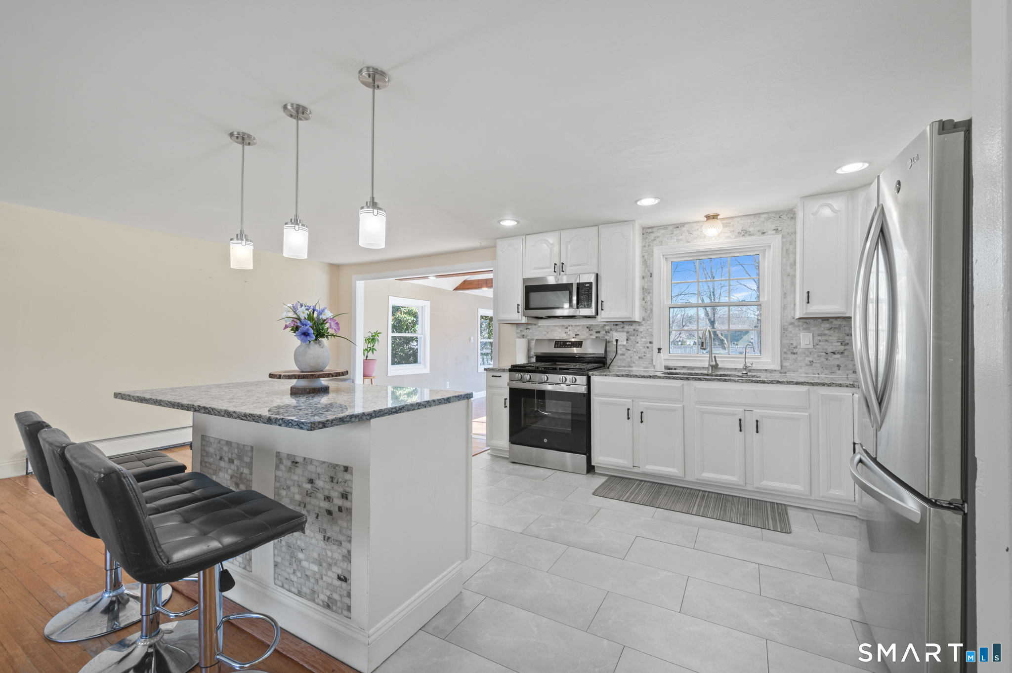 18 Crestwood Trail East Hartford CT 06118