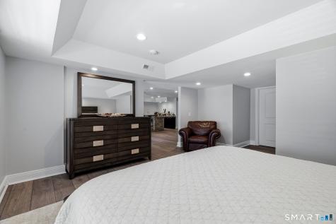 929 Pequot Avenue New London CT 06320