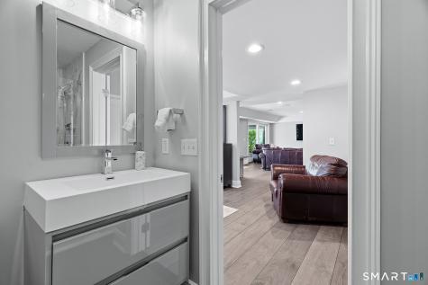 929 Pequot Avenue New London CT 06320