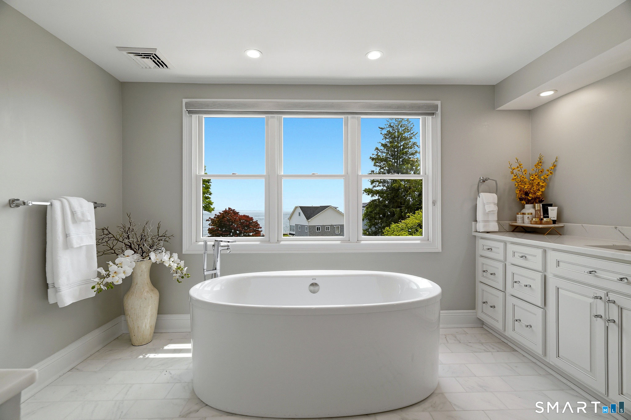 929 Pequot Avenue New London CT 06320