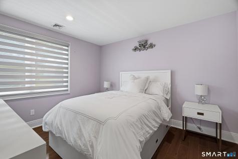 929 Pequot Avenue New London CT 06320