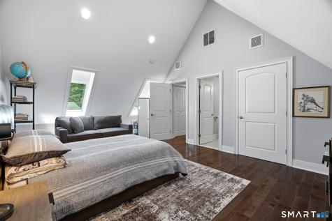 929 Pequot Avenue New London CT 06320