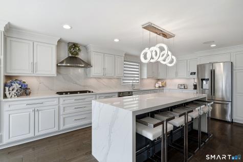 929 Pequot Avenue New London CT 06320