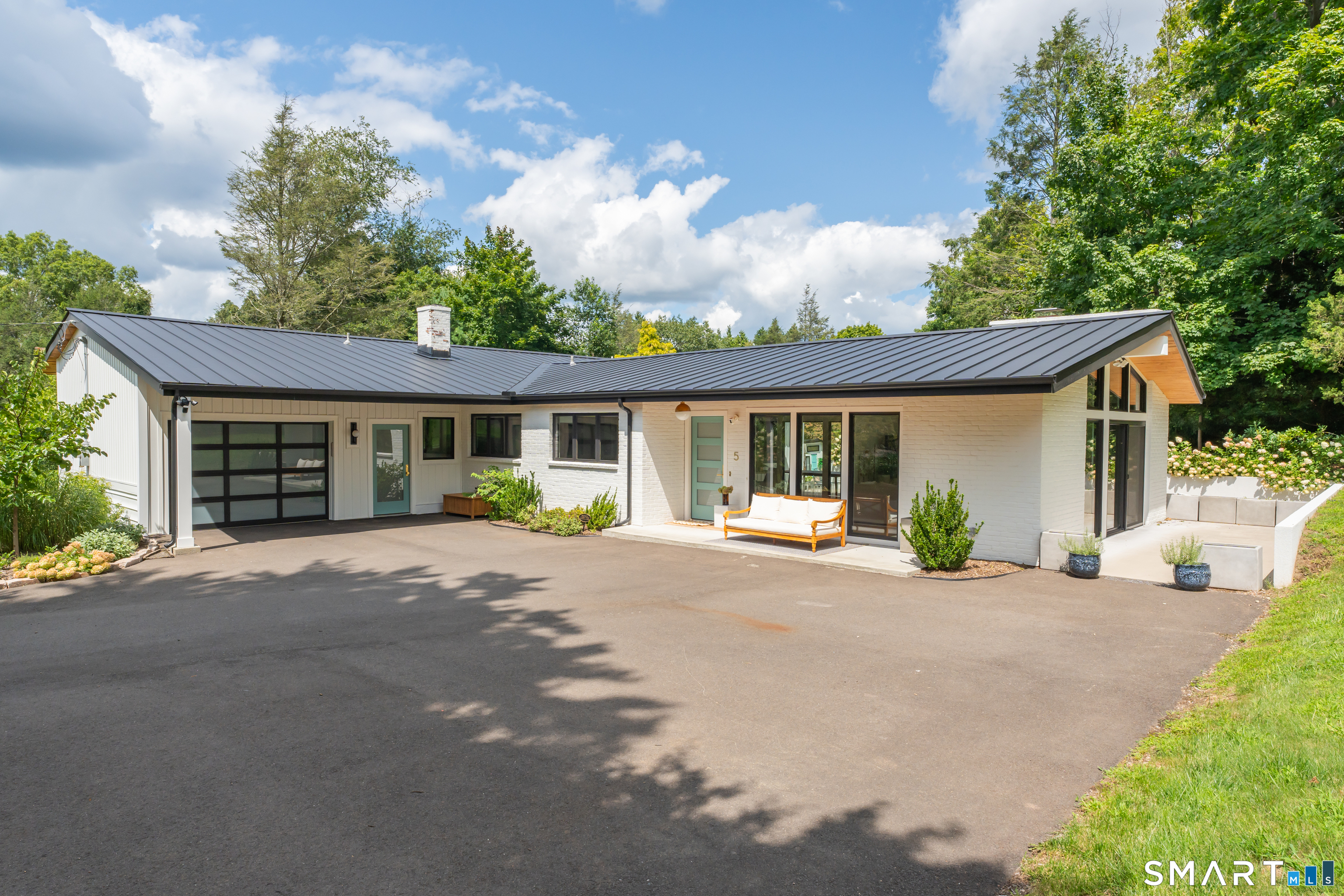 5 Windsor Road North Haven CT 06473