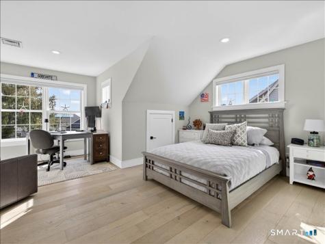 27 Jerome Road New London CT 06320