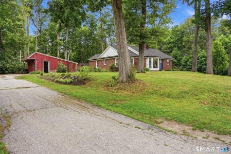 529 Pomfret Street Putnam CT 06260