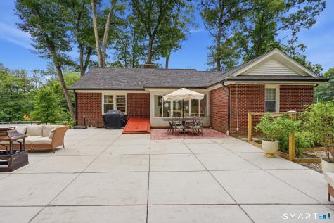 529 Pomfret Street Putnam CT 06260