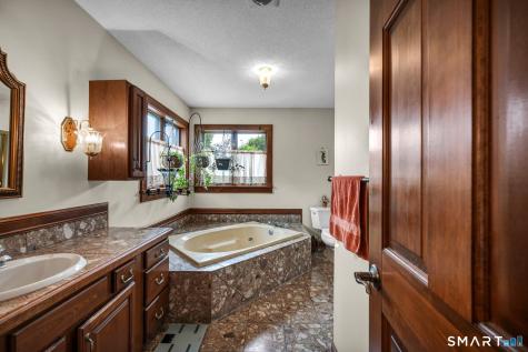 604 Brownstone Ridge Meriden CT 06451