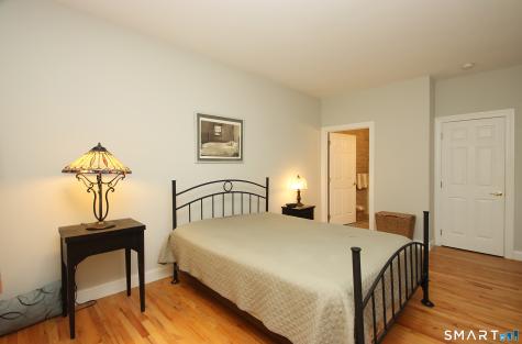 107 Meadow Brook Road Oxford CT 06478