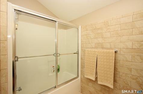107 Meadow Brook Road Oxford CT 06478